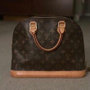 Louis Vuitton Alma PM bag -- Excellent Condition